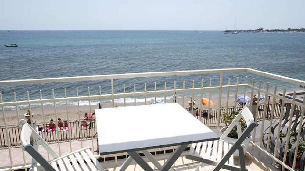 Nina B&B Giardini Naxos Ngoại thất bức ảnh