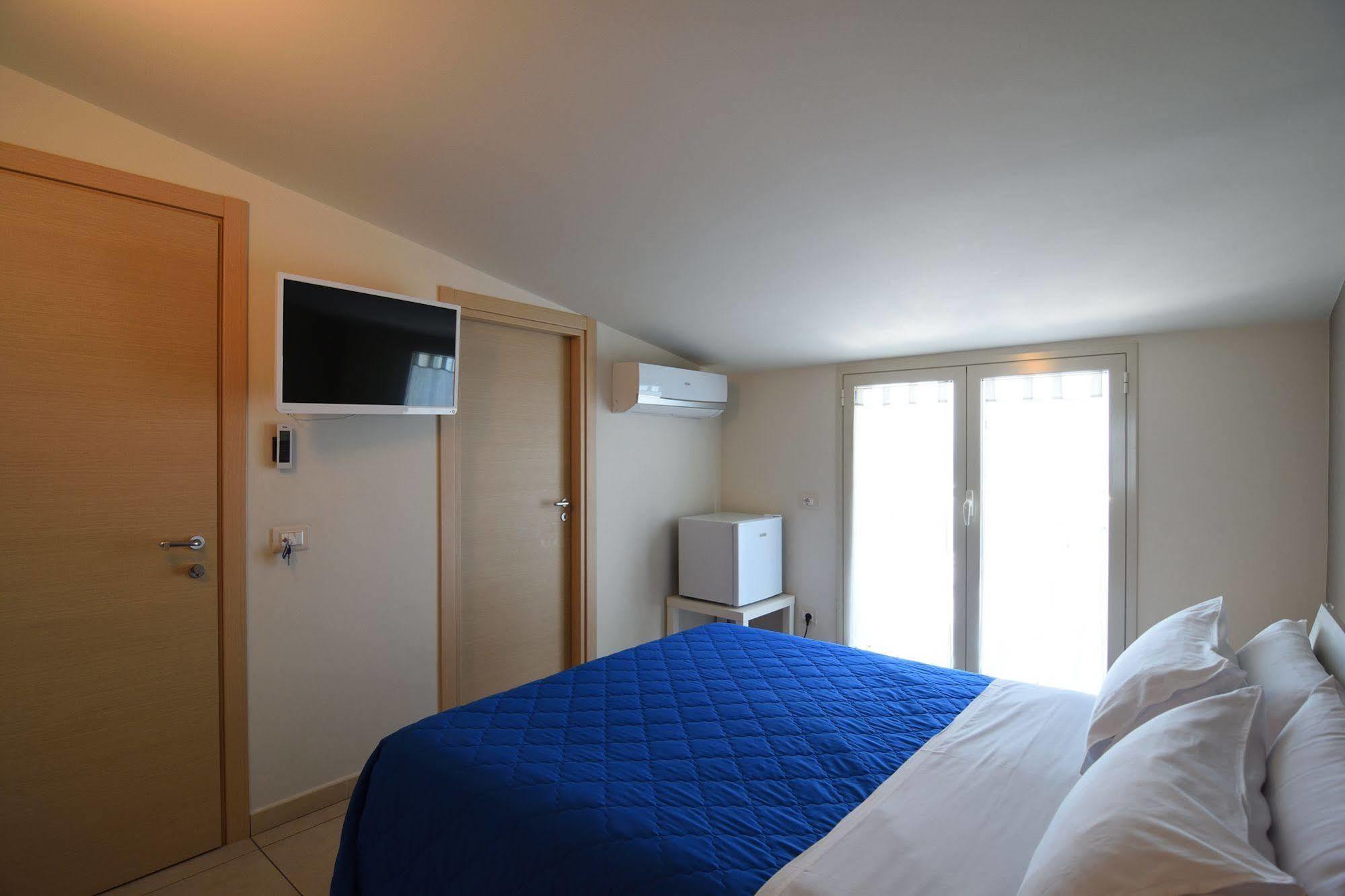 Nina B&B Giardini Naxos Ngoại thất bức ảnh