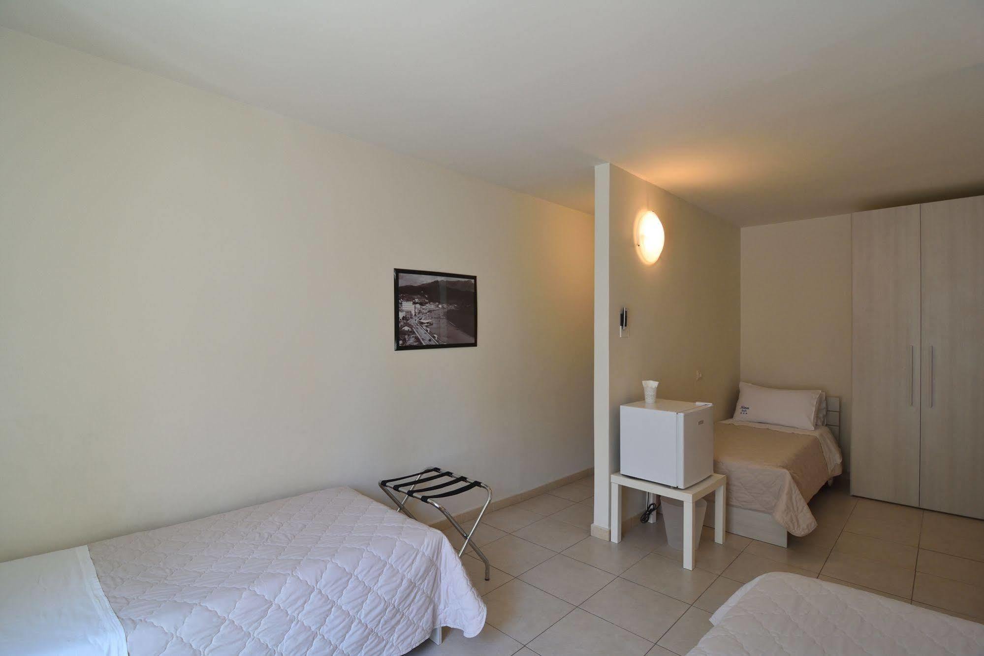 Nina B&B Giardini Naxos Ngoại thất bức ảnh