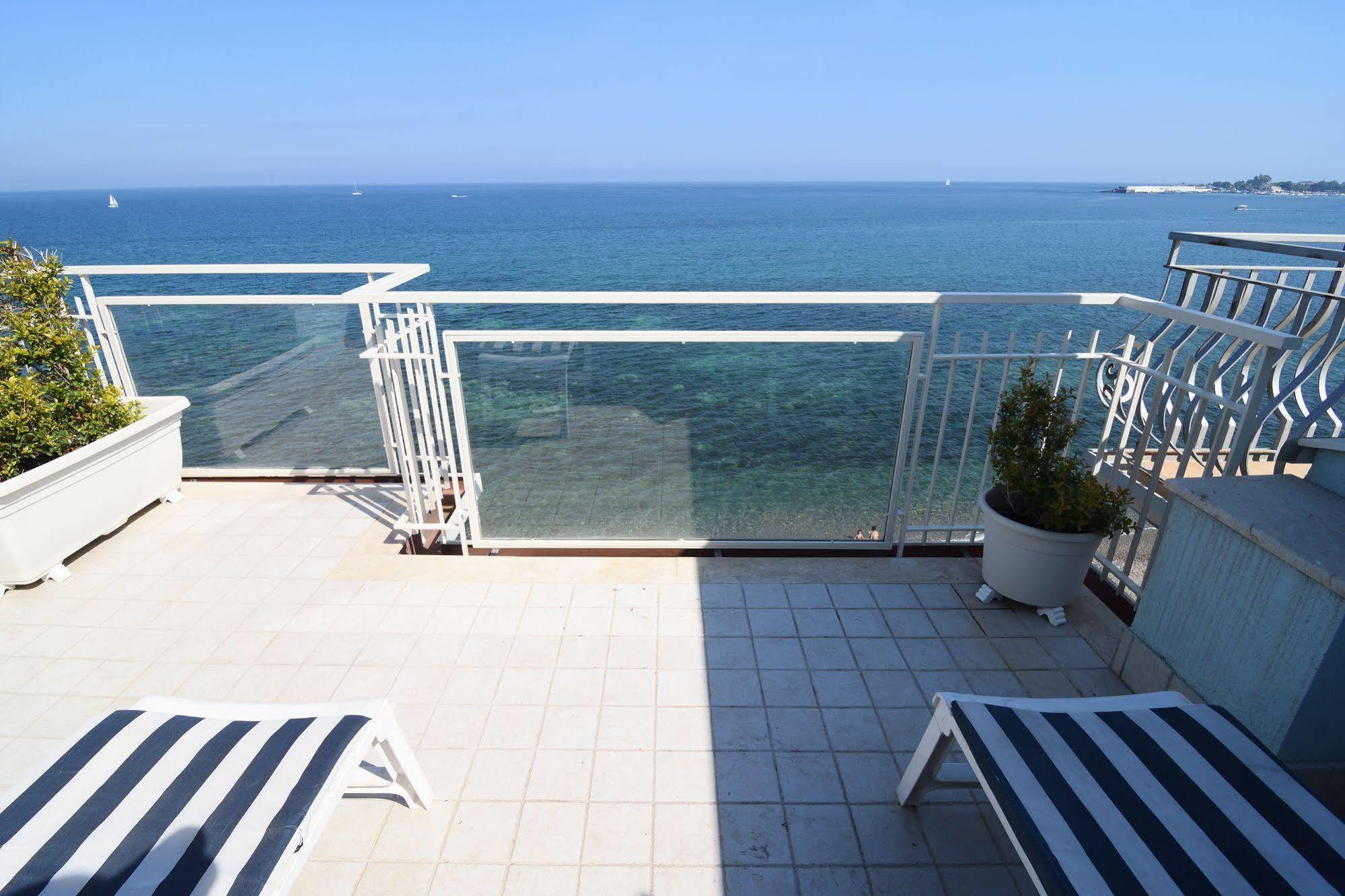 Nina B&B Giardini Naxos Ngoại thất bức ảnh